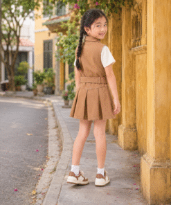 Váy Kaki Sát Nách Cho Bé Gái Dáng Vest Xếp Ly Phối Đai Lưng Màu Nâu Tay/Nâu Đất Vintage - ảnh 4