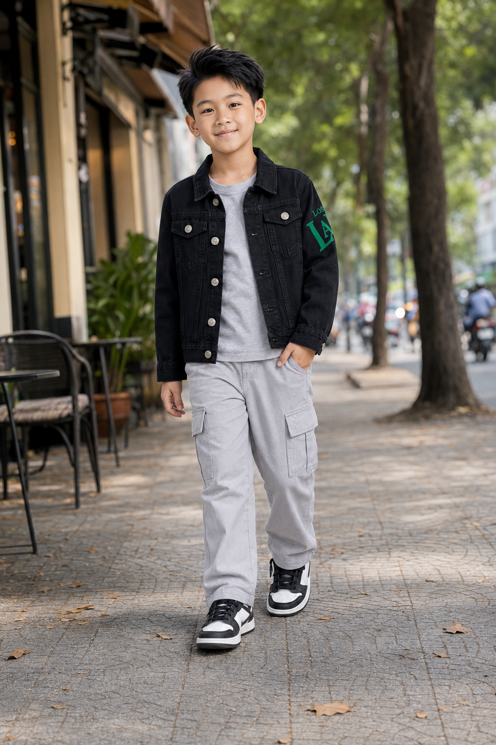 Áo Khoác Jean Bé Trai & Bé Gái Màu Đen Cực Cool In Chữ Tay Áo Phong Cách Hàn Quốc - Ảnh 6