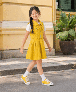Váy Kaki Sát Nách Cho Bé Gái Dáng Vest Xếp Ly Phối Đai Lưng Màu Vàng Rực Rỡ - ảnh 4